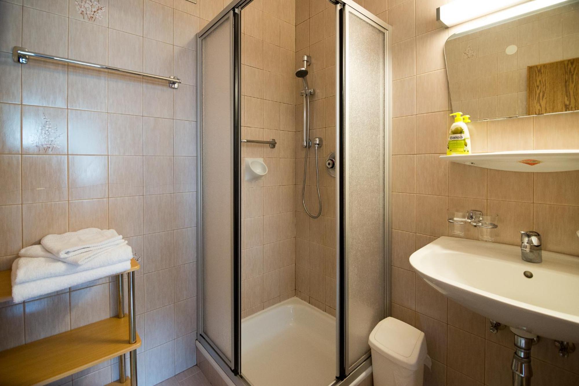 Haus Brandeck Otel Uttendorf Oda fotoğraf